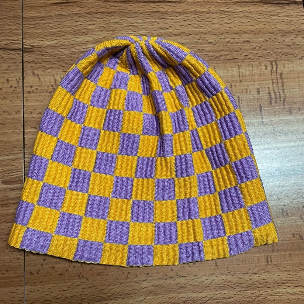 Knit Checkered Beanie - Picture 4 of 4